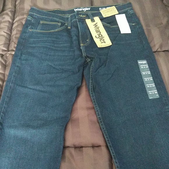 Wrangler Advanced Comfort Slim Straight Jeans